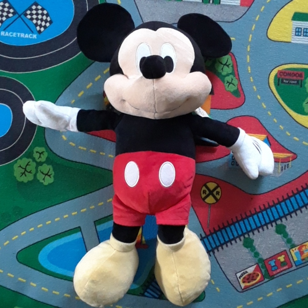 📍26" Disney stuffed bear📍